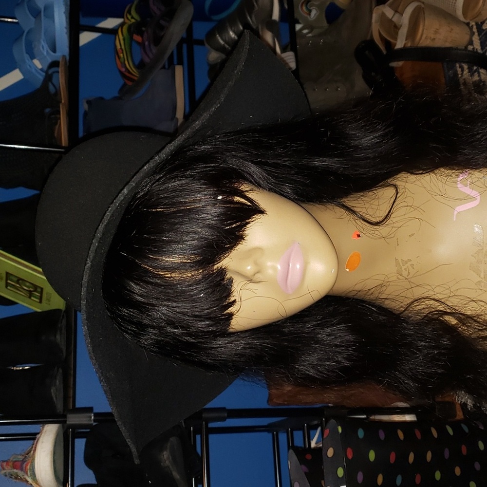 Black floppy hat